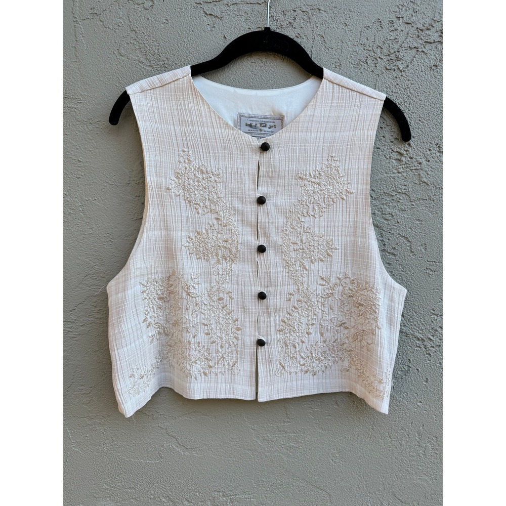 Express White Embroidered Sleeveless Vest